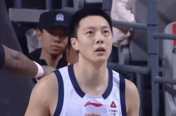 世界杯竞彩竞猜pp -拉(lā)了一(yī)整个赛季的广东队长，4中1又僅(jǐn)5分，球迷：28嵗(suì)打的跟38嵗(suì)一(yī)樣(yàng)