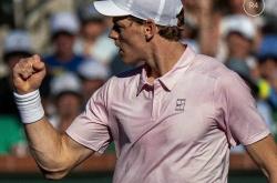 世界杯竞彩竞猜pp -辛纳惊魂(hún)时刻險(xiǎn)些被丰塞卡导弹式扣殺(shā)击中受(shòu)伤，网友称太疯狂(kuáng)了